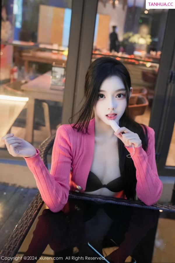   [XiuRen]高清写真图 2024.02.08 No.8091 龙雪儿 牛仔裤美臀第5张图片